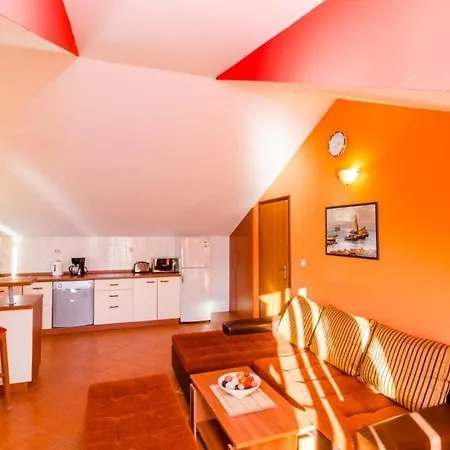 شقة Queen Victoria - Two Bedroom With Balcony And Sea View *