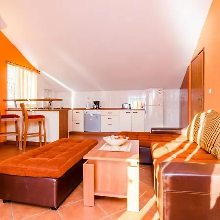 Appartement Queen Victoria - Two Bedroom With Balcony And Sea View
