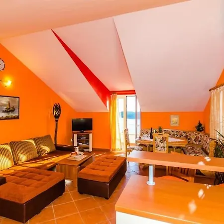 Queen Victoria - Two Bedroom With Balcony And Sea View Διαμέρισμα *