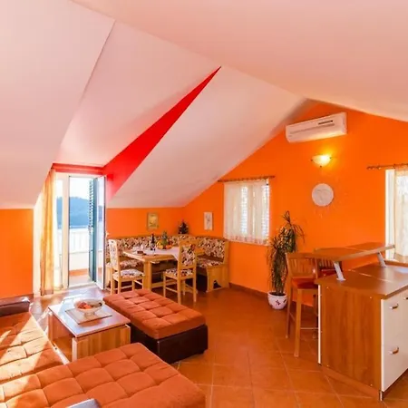 Appartement Queen Victoria - Two Bedroom With Balcony And Sea View